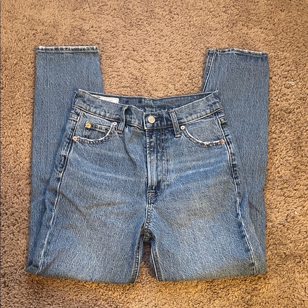 GAP Women's High Rise Mom Jeans